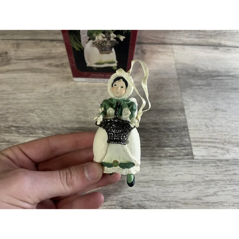 Hallmark Keepsake Ornament Snowdrop Angel The Language‎ of Flowers 1997